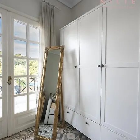 East Penthouse, Nilie Hospitality Mgmt *